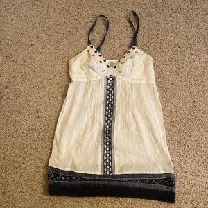 Ecote Camisole. Adjustable straps. Lace detail.